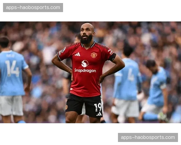 曼联中场创造力依赖B费单一发起点，阵容深度问题再度暴露