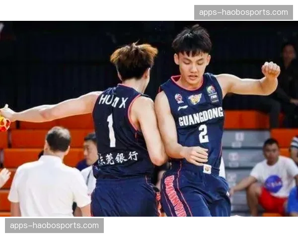 徐杰习惯性崴脚伤势未愈 广东后卫线轮换深度受直接影响